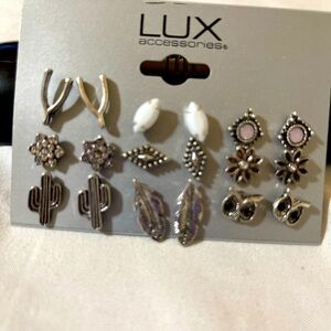 ⭐️ Brand New 9 Pack of Post Back Earrings